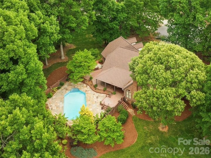 Property Photo: 3765 Glenn Oaks Drive NC 28650