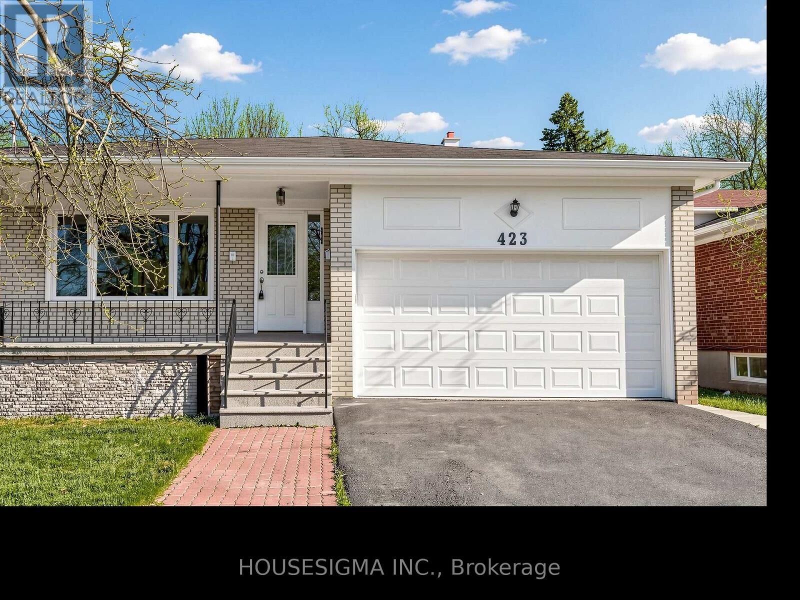 Property Photo:  423 Connaught Avenue  ON M2R 2M4 