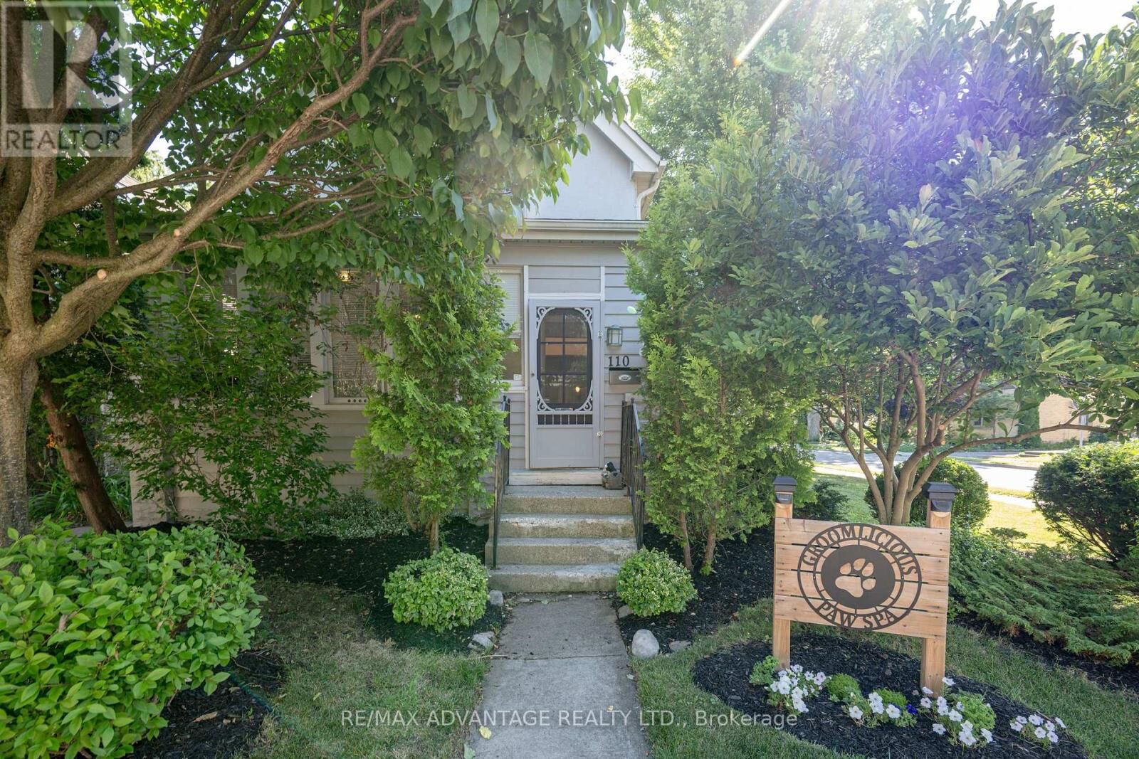 Property Photo:  110 Marley Place East  ON N6C 1S8 