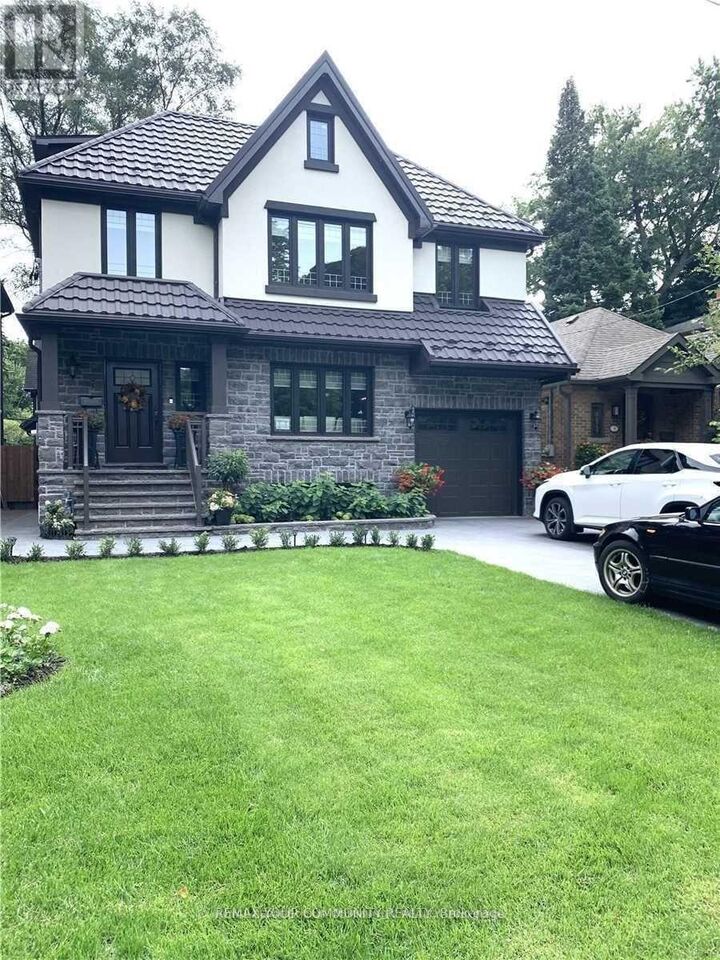 Property Photo:  7 Van Dusen Boulevard  ON M8Z 3E4 