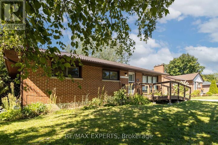 Property Photo:  130 North Street West  ON L3V 3S8 