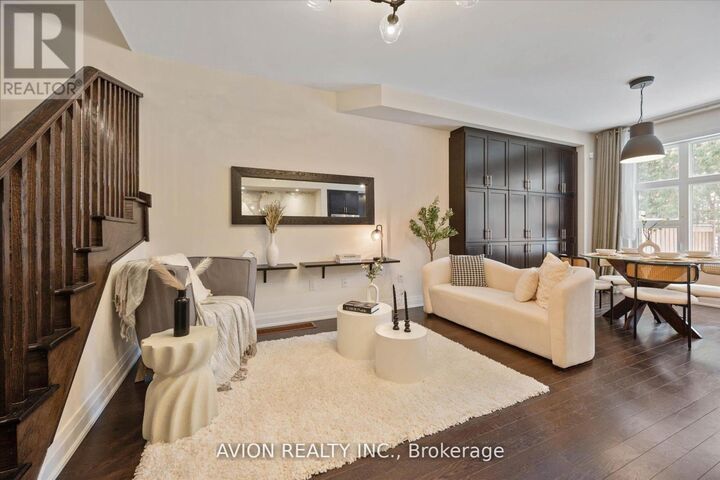 Property Photo:  42 Causland Lane  ON L4S 0G5 