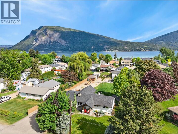 Property Photo:  5421 71 Avenue Northeast  BC V0E 1K0 