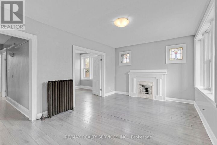 Property Photo:  5 Fairholt Road North 8  ON L8M 2S9 