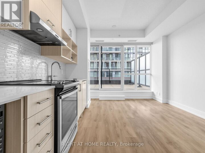 Property Photo:  128 Fairview Mall Drive 509  ON M2J 0E8 