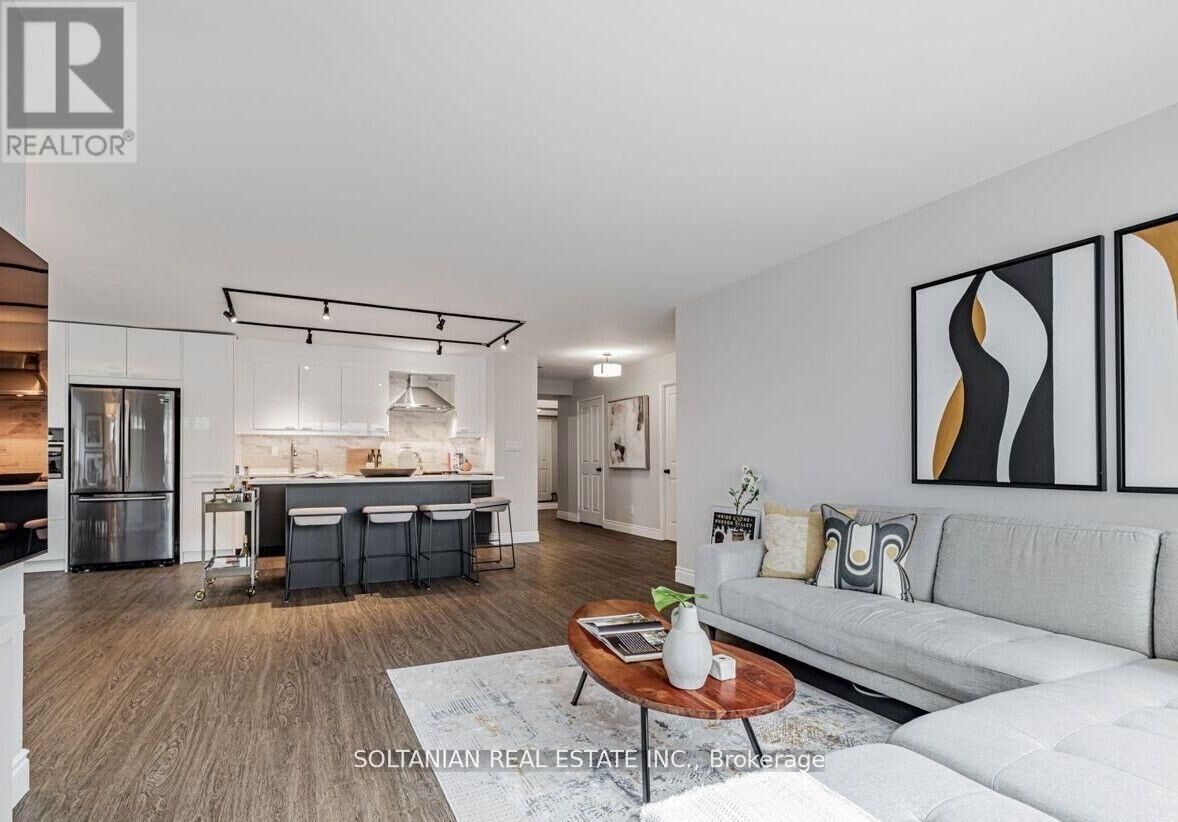 Property Photo:  18 Hollywood Avenue 1205  ON M2N 6P5 