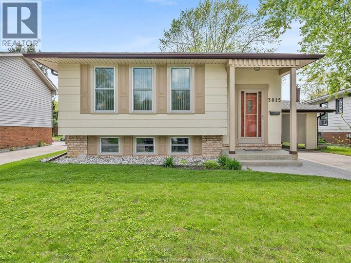 Property Photo:  3015 Apple Lane  ON N8R 1K7 