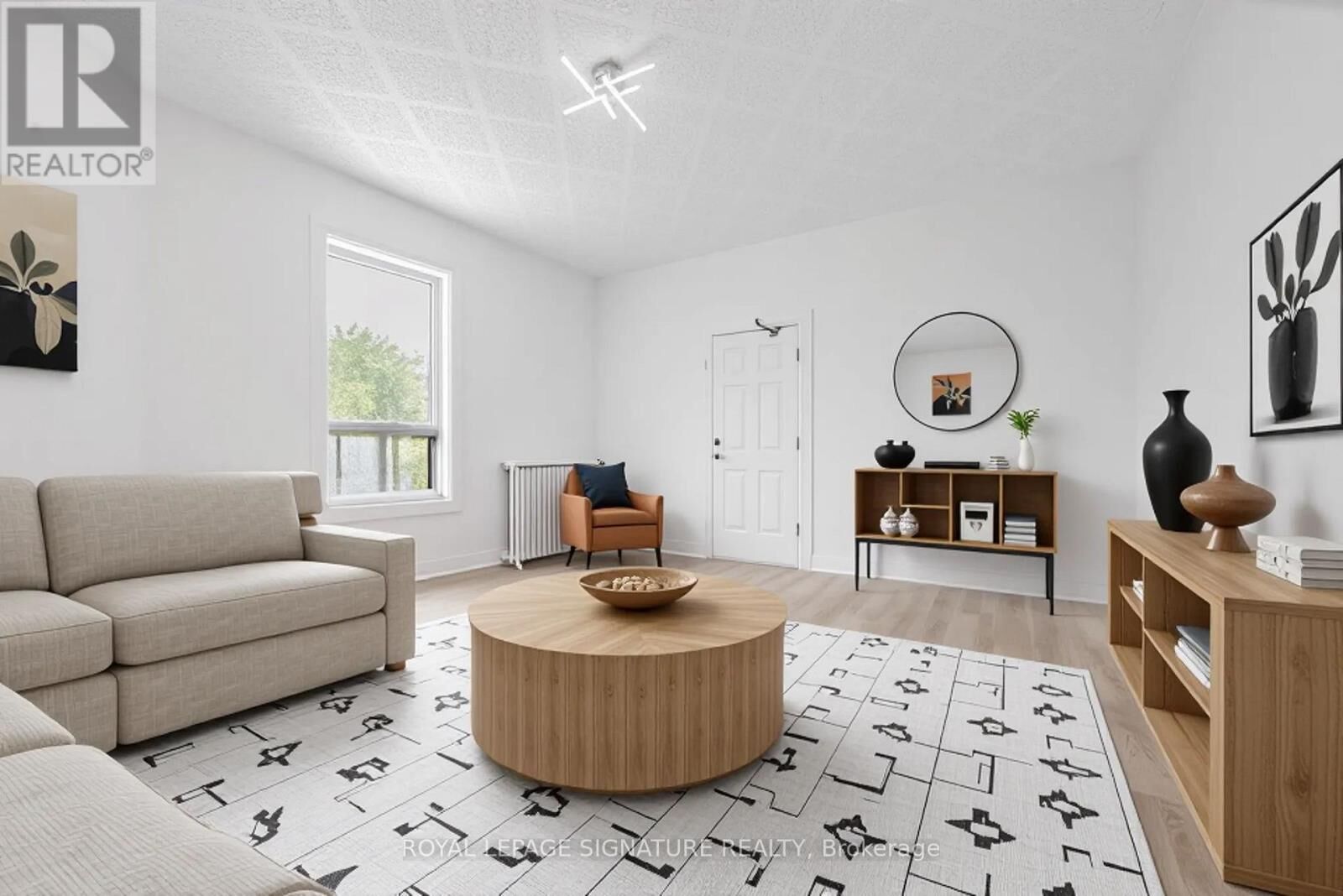 Property Photo:  1 Bellwoods Park 2  ON M6J 1S4 