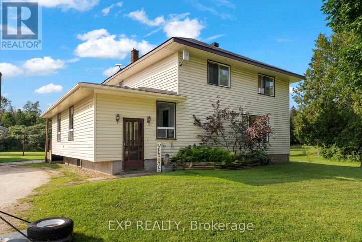 Property Photo:  2427 Lochwinnoch Road  ON K7V 3Z4 