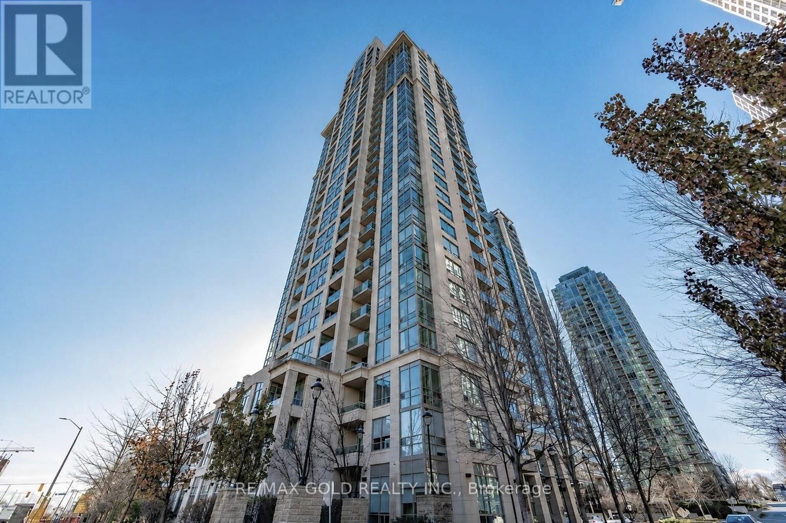 Property Photo:  3504 Hurontario Street 1607  ON L5B 0B9 