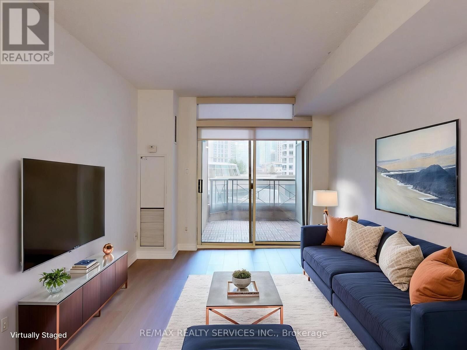 Property Photo:  3880 Duke Of York Boulevard 504  ON L5B 4M7 