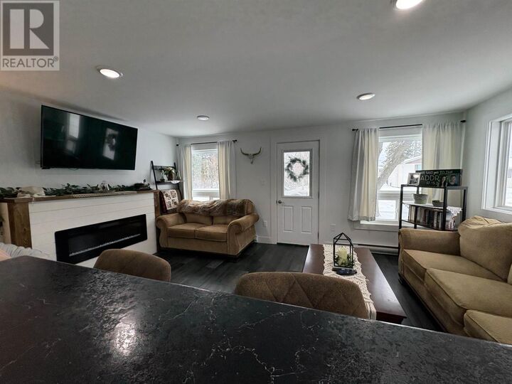 Property Photo:  1026 Third St E  ON P9A 1S4 