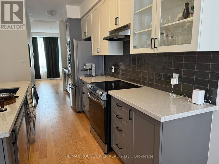 Property Photo:  6715 Thickson Road North  ON L1M 0M3 