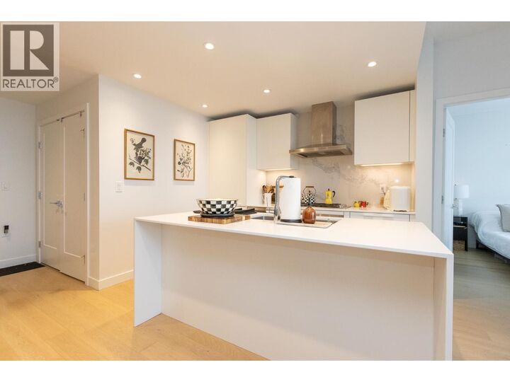 Property Photo:  6699 Dunblane Avenue 3502  BC V5H 0J8 
