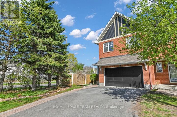 Property Photo:  81 Ambiance Drive  ON K2G 6Y3 