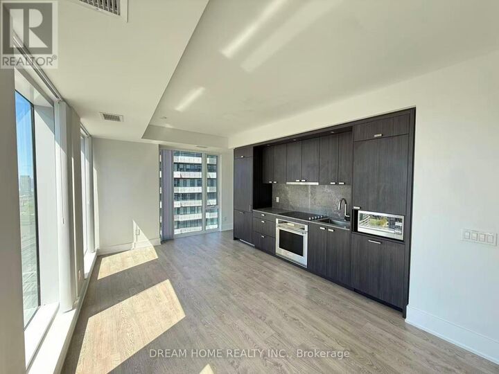 Property Photo:  470 Front Street West 1813  ON M5V 0V6 
