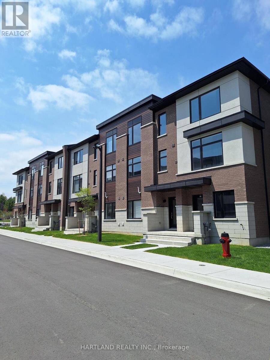 Property Photo:  1695 Dersan Street 1202  ON L1X 0S9 