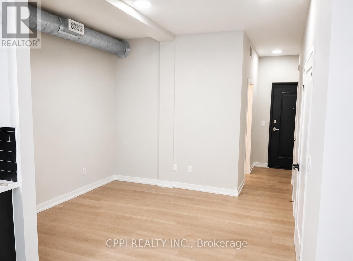 Property Photo:  140 Simcoe Street 223  ON K9H 0K5 
