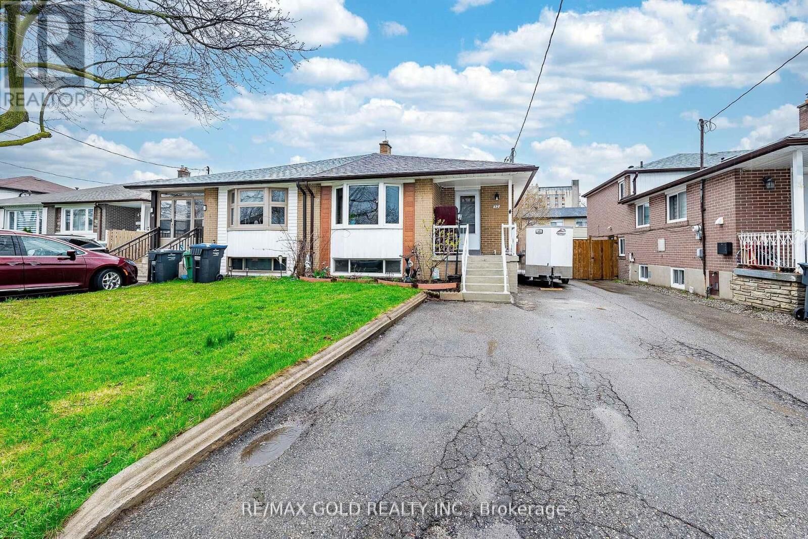 Property Photo:  52 Garfield Crescent  ON L6V 1V8 