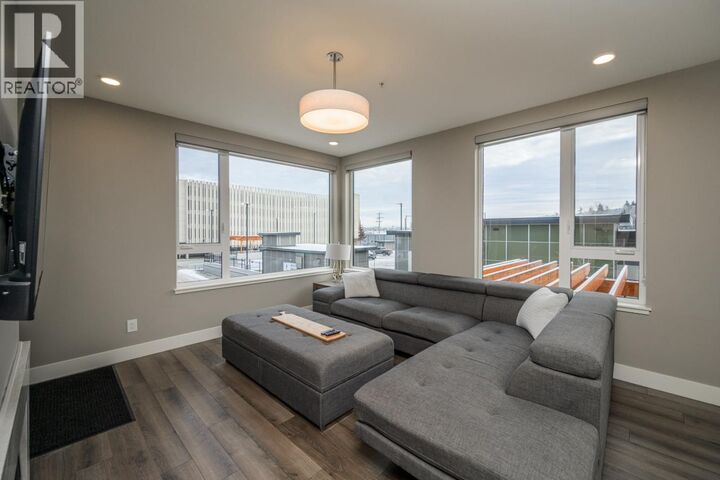 Property Photo:  1087 6th Avenue 201  BC V2L 0E5 