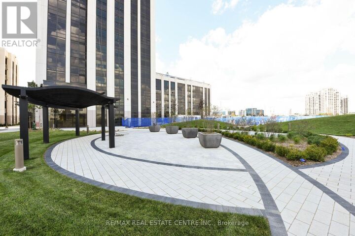 Property Photo:  9075 Jane Street 508  ON L4K 0L8 