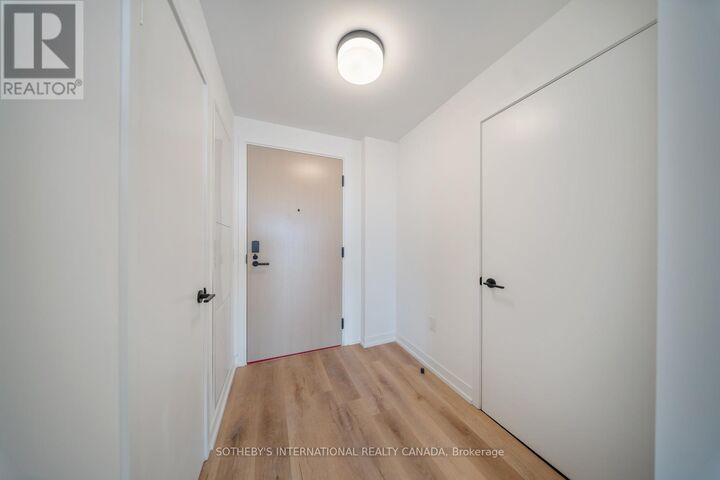 Property Photo:  5 York Garden Way 502  ON M6A 2V1 