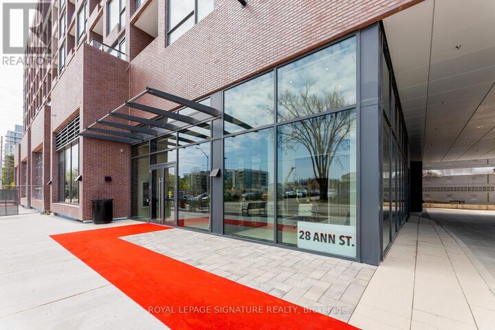 Property Photo:  28 Ann Street 210  ON L5G 0E1 