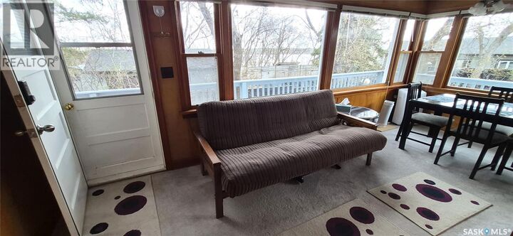 Property Photo:  223 2nd Street E  SK S0G 4C0 