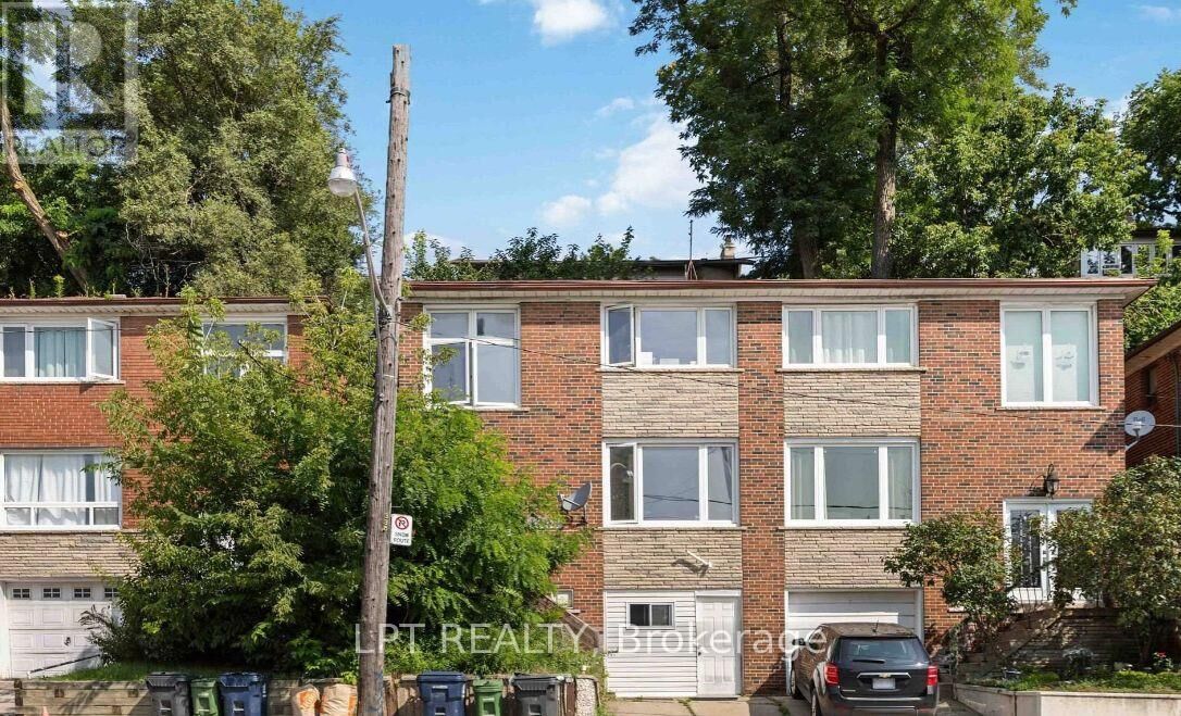 Property Photo:  1344 Davenport Road  ON M6H 2G9 