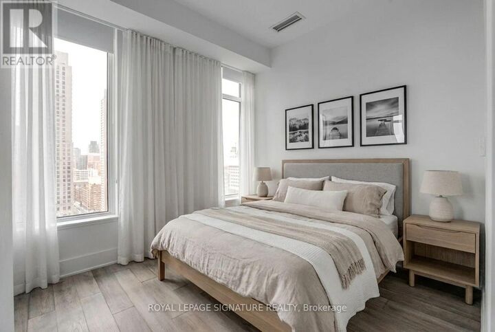 Property Photo:  11 Yorkville Avenue 2310  ON M4W 0B7 