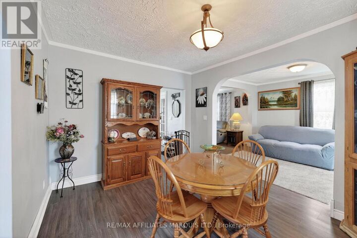 Property Photo:  335 Fifth Street East  ON K6H 2L9 