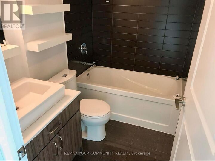 Property Photo:  9201 Yonge Street 2209  ON L4C 6Z2 