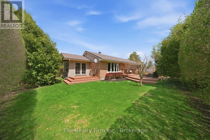 Property Photo:  86 Windermere Crescent  ON N4S 6T2 