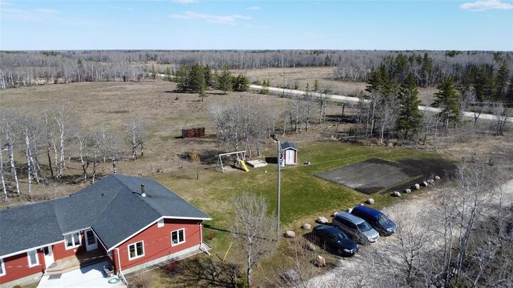Property Photo:  10081 Road  124 NE Road  MB R0C 0A0 