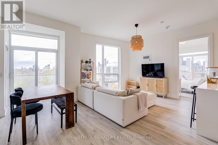 Property Photo:  80 Vanauley Street 806  ON M5T 0C9 