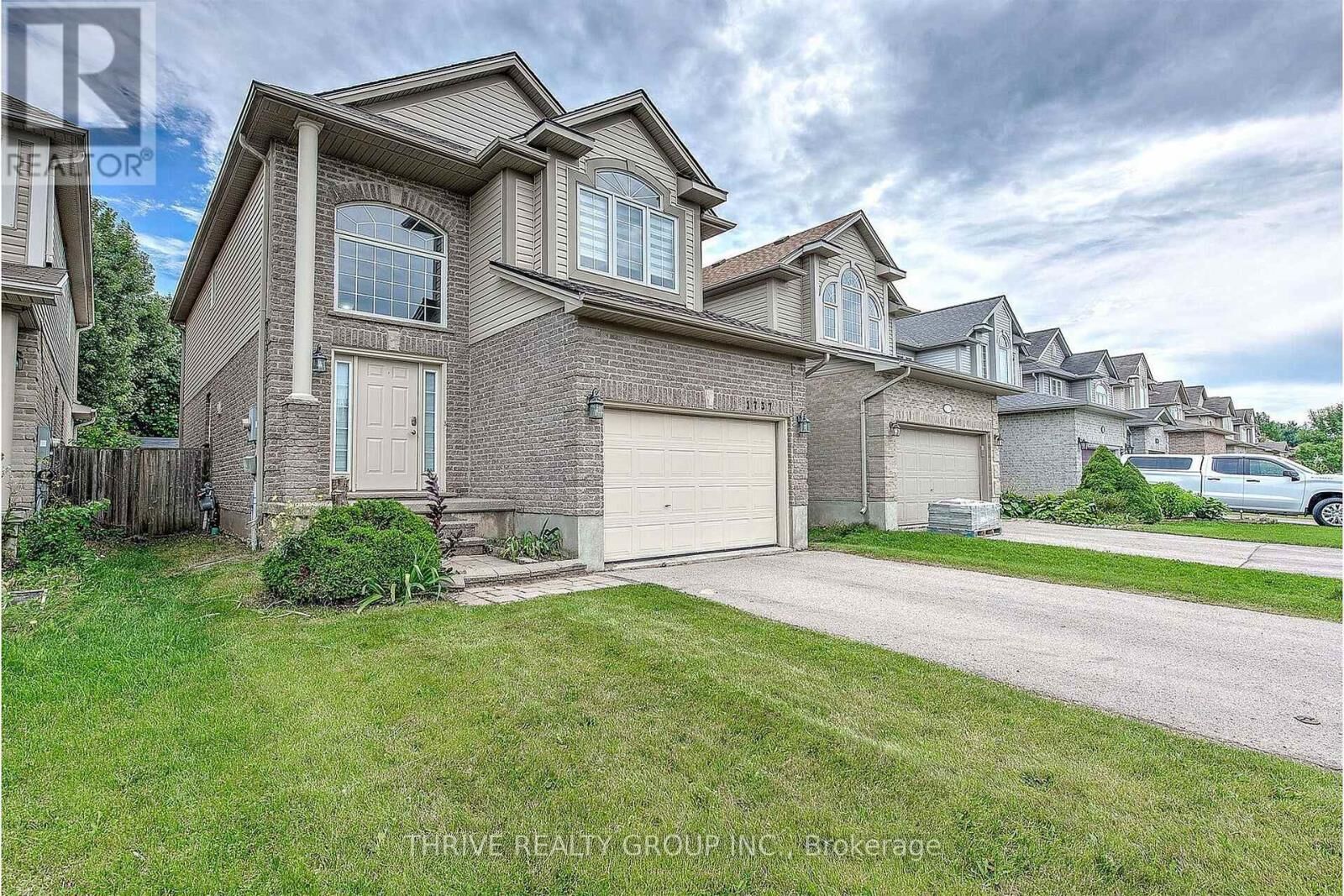 Property Photo:  1737 Mickleborough Drive Upper  ON N6G 5R7 
