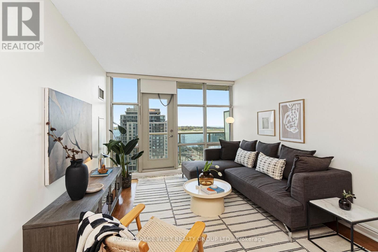 Property Photo:  35 Mariner Terrace #1510  ON M5V 3V9 
