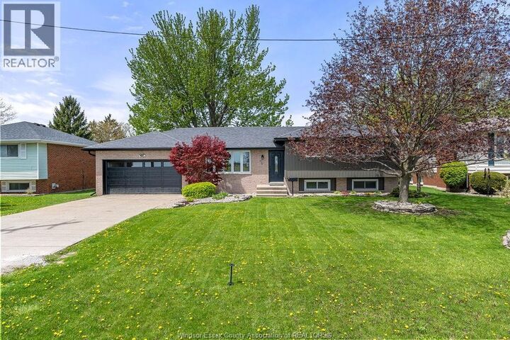 Property Photo:  157 Fairview Avenue East  ON N8M 2R3 