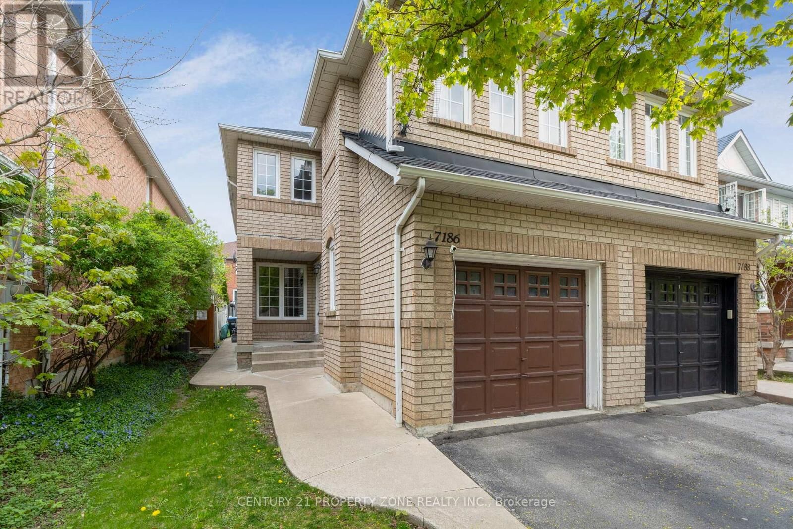 Property Photo:  7186 Waldorf Way  ON L5N 7P8 