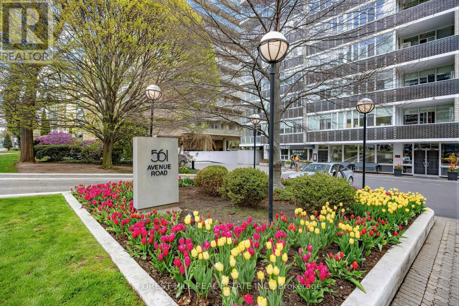 Property Photo:  561 Avenue Road 906  ON M4V 2J8 