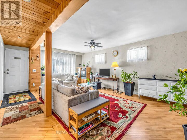 Property Photo:  20 Glasgow Avenue  ON M1K 1C1 