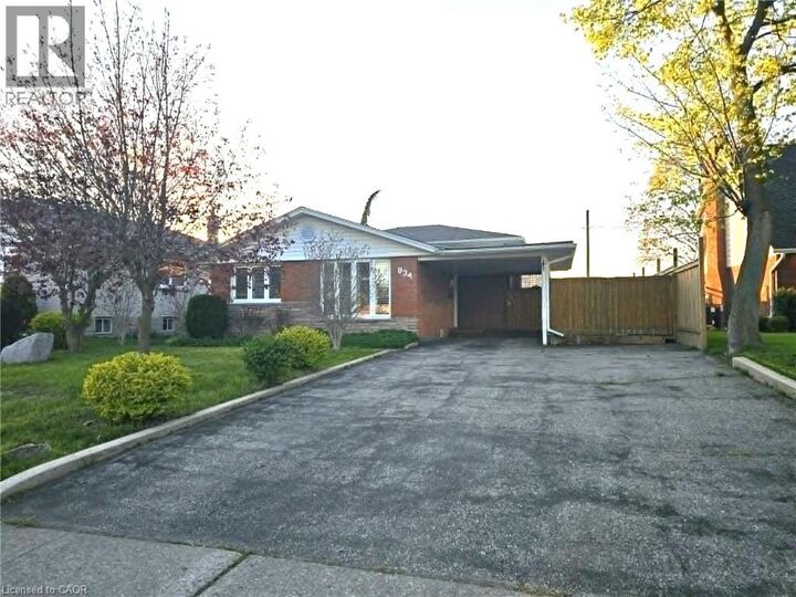 Property Photo:  834 Westminster Drive South Main  ON N3H 1V2 