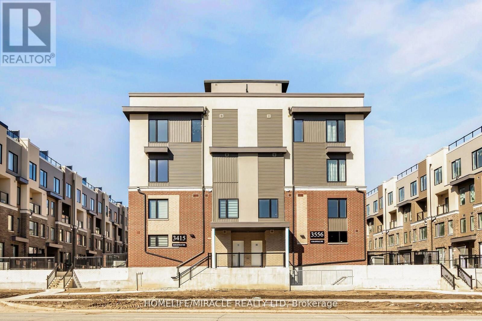 Property Photo:  3415 Ridgeway Drive 16  ON L5L 0B9 