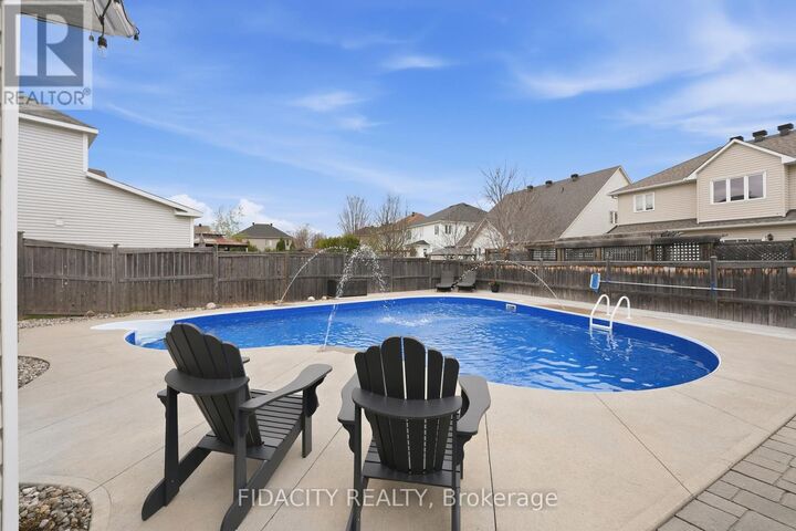 Property Photo:  78 Black Bear Way  ON K2S 2G7 