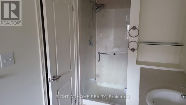 Property Photo:  3365 Stoney Crescent  ON L5M 0N6 