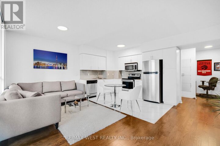 Property Photo:  2240 Lake Shore Boulevard West 505  ON M8V 0B1 