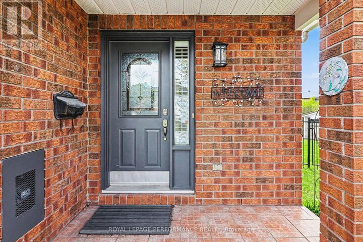 Property Photo:  1702 Jobin Crescent  ON K1J 1C5 