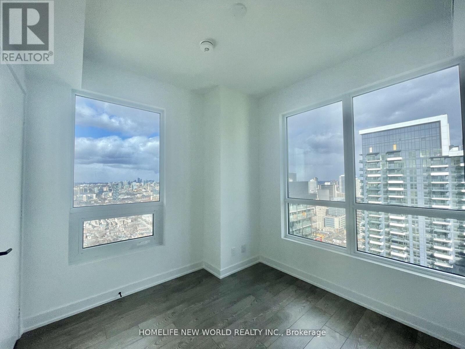 Property Photo:  108 Peter Street 4502  ON M5V 2G7 