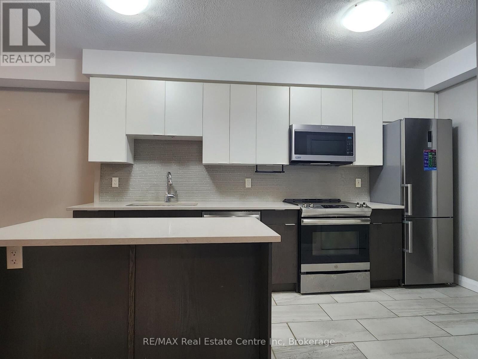 Property Photo:  63 Arthur Street 311  ON N1E 0A8 