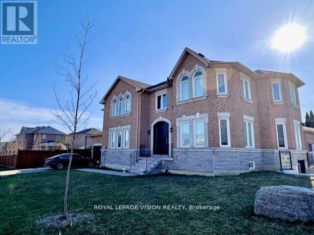 Property Photo:  61 Rocksprings Avenue Main  ON L4S 1P8 